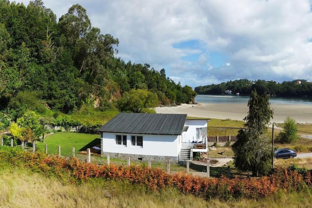 O Pedrido Beach House Bergondo Exterior photo